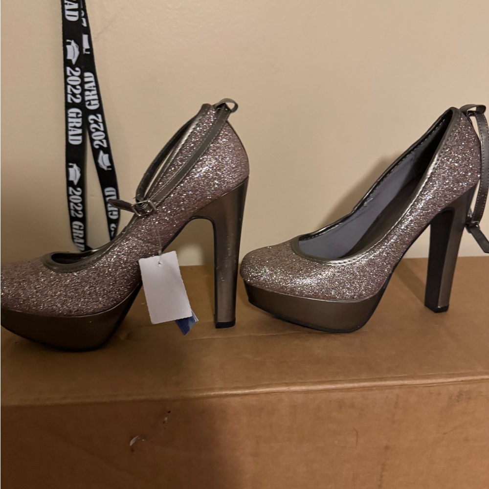 Elegant Glitter Platform Heels